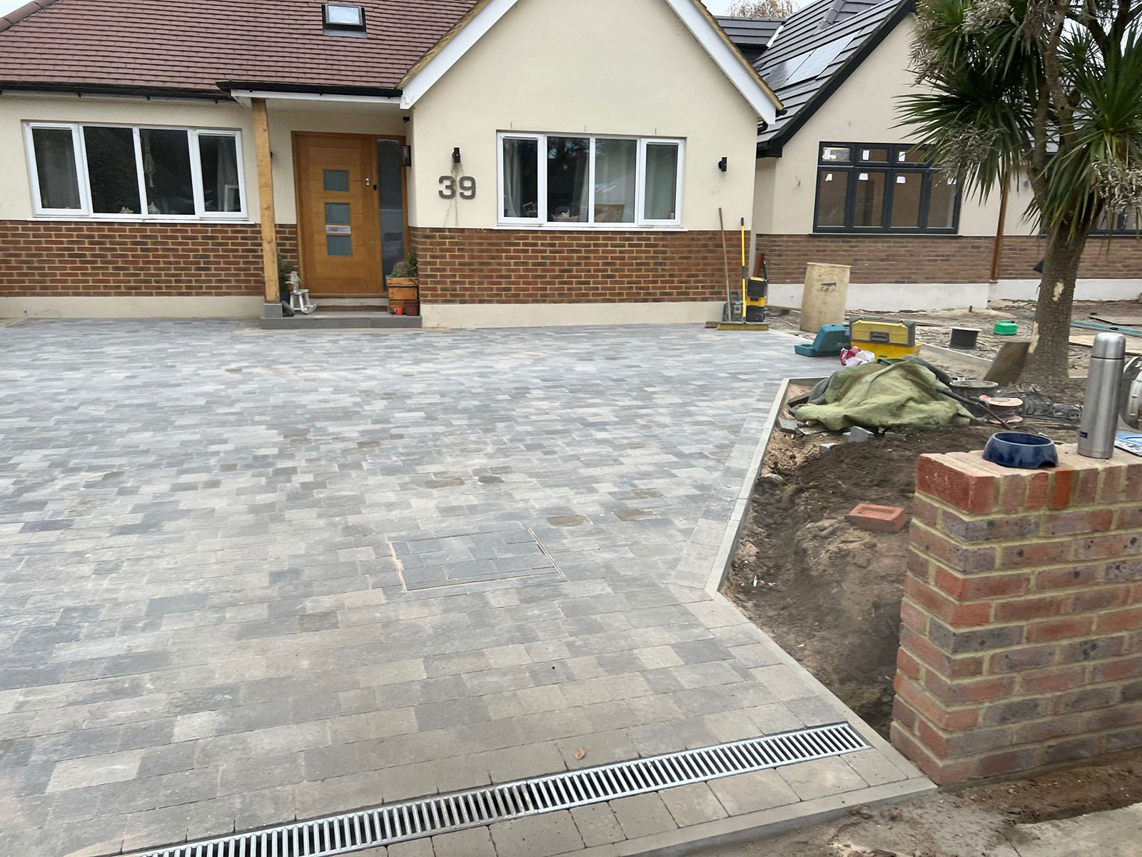 Driveway by Stone Landscapes, Woking, Surrey